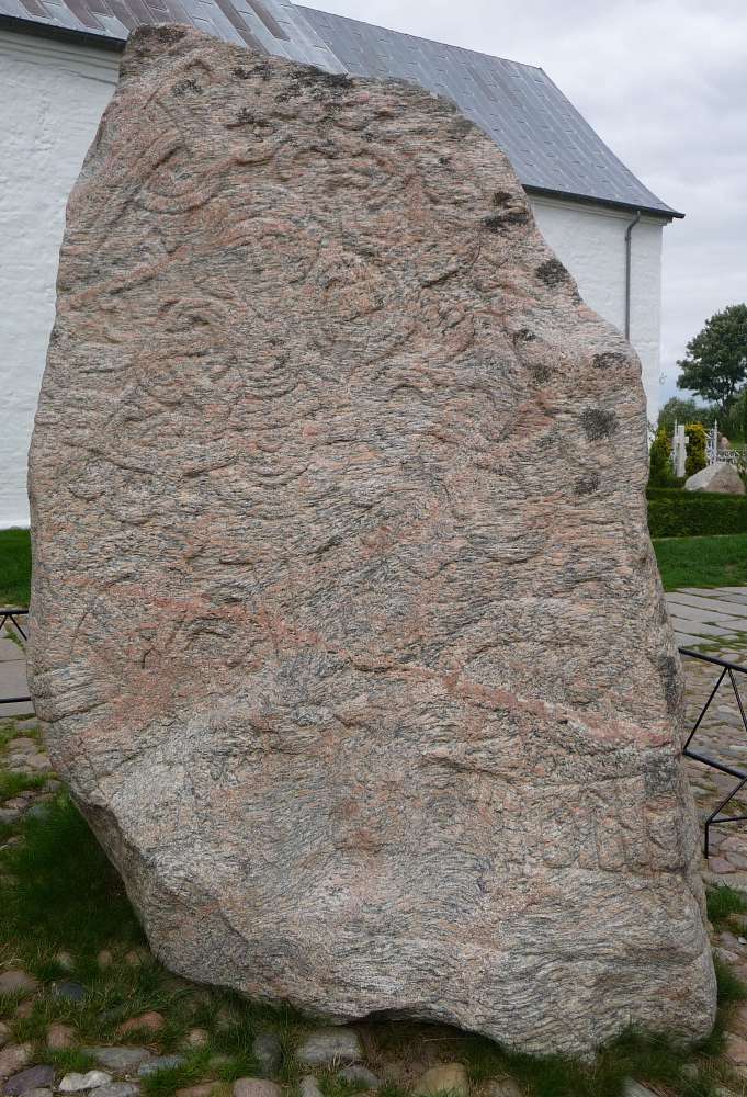 Grande pierre runique de Jelling célèbrant Harald à la Dent bleue