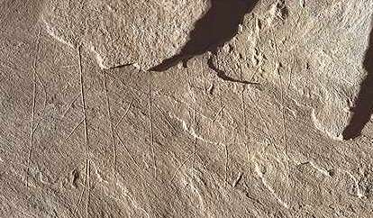 Graffiti runique dans la chambre funéraire du tumulus de Maeshowe