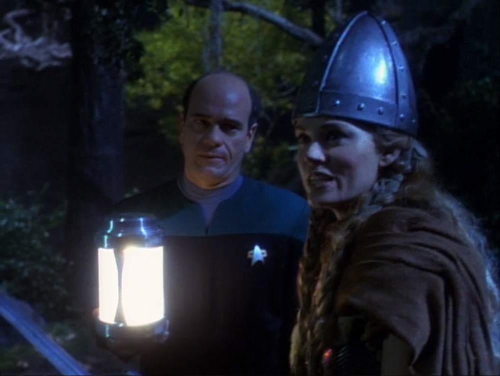 Star Trek: Voyager, Heroes and Demons, Freya et le Docteur