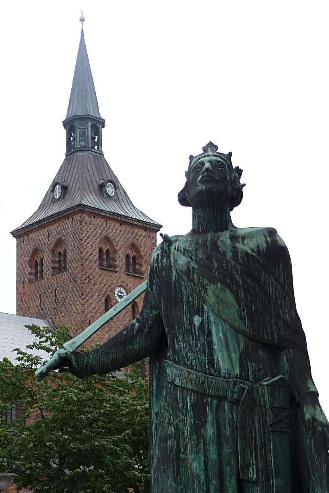 Statue de saint Knud par Einar Utzon-Frank